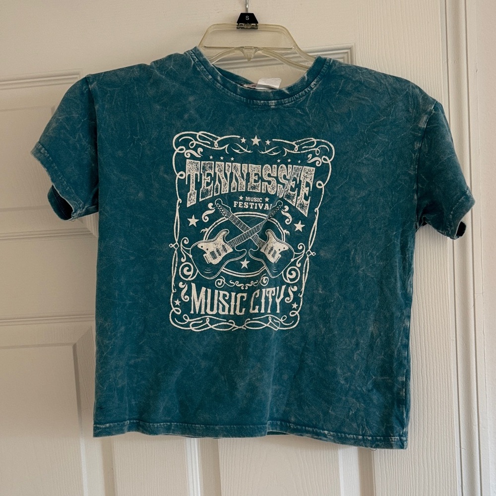 Women’s Cropped Turquoise Tennessee Graphic T-Shirt